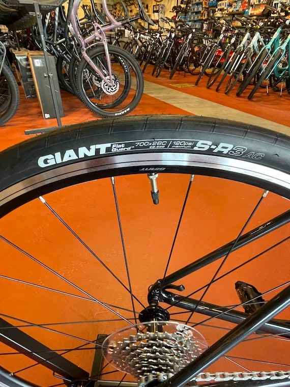 Giant Contend 3 Claris - Cold Iron 2022 9 Giant Contend 3 Claris - Cold Iron 2022 - Image 7