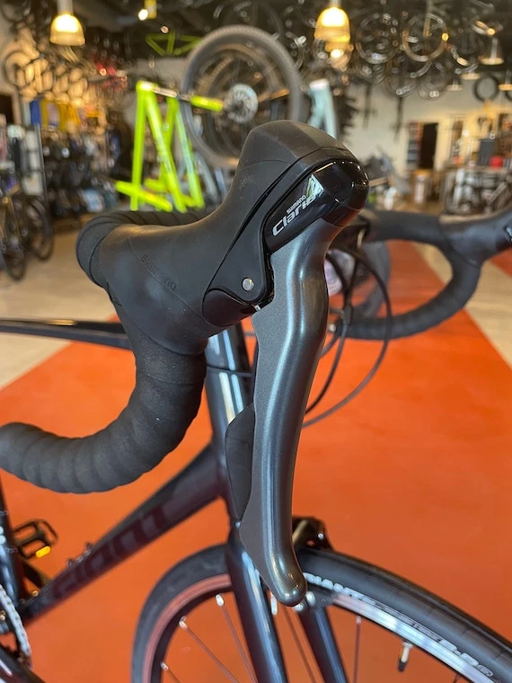 Giant Contend 3 Claris - Cold Iron 2022 4 Giant Contend 3 Claris - Cold Iron 2022 - Image 2