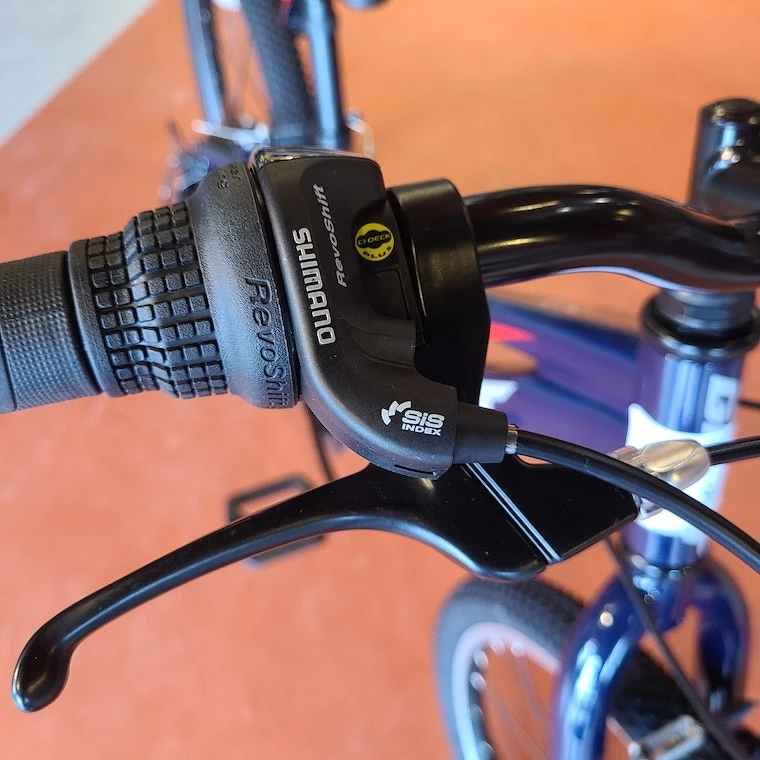 Giant We Ship! XtC Jr 24 Lite Eclipse 2022 7 Giant We Ship! XtC Jr 24 Lite Eclipse 2022 - Image 5