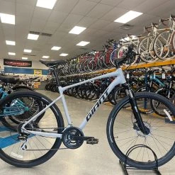 Giant Roam 3 Disc Shimano Acera - Concrete 2021 Used