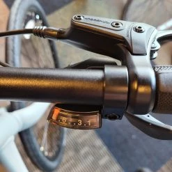 WE SHIP! Giant Escape 2 Disc Shiman Altus - Concrete 2021 -Giant Sales Shop ih2w2eD5xyLFidBiWkq3hGYhw