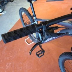 Giant We Ship! Talon 2-GU - Knight Shield 2022 -Giant Sales Shop spCLXRiES38NbMCEIIYyW2Psw